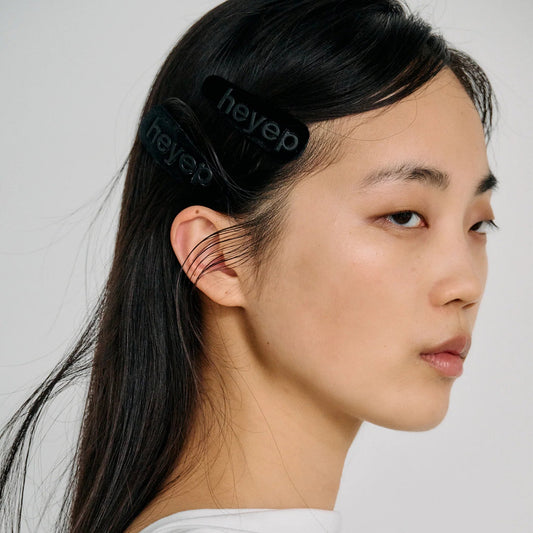 Puffy Logo Hair Clips(2-piece)〈Black〉