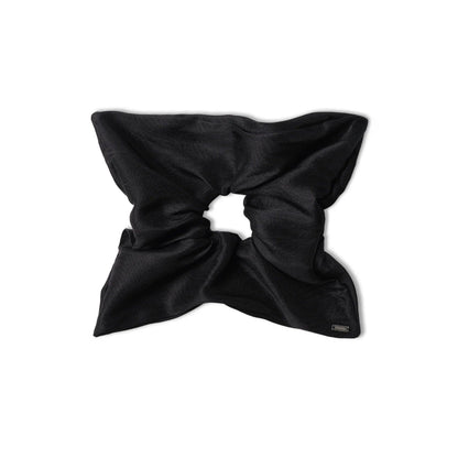 Silk Square Medium Scrunchie〈Black〉